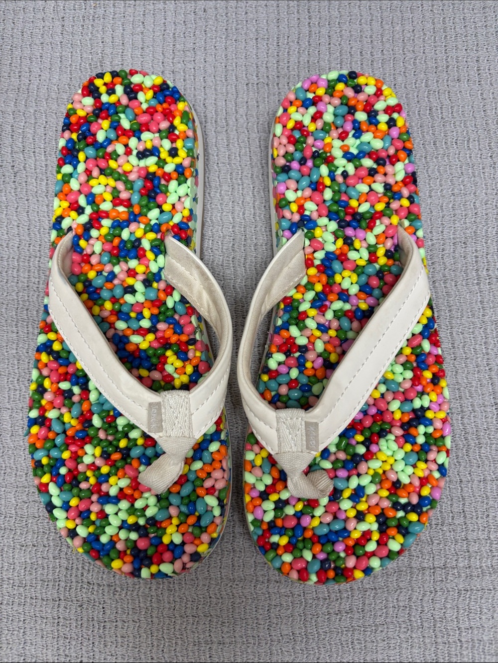 Sanuk Bubblecush Comfort Flip Flops Ivory Rainbow Confetti Women SZ 6 Yoga Mat